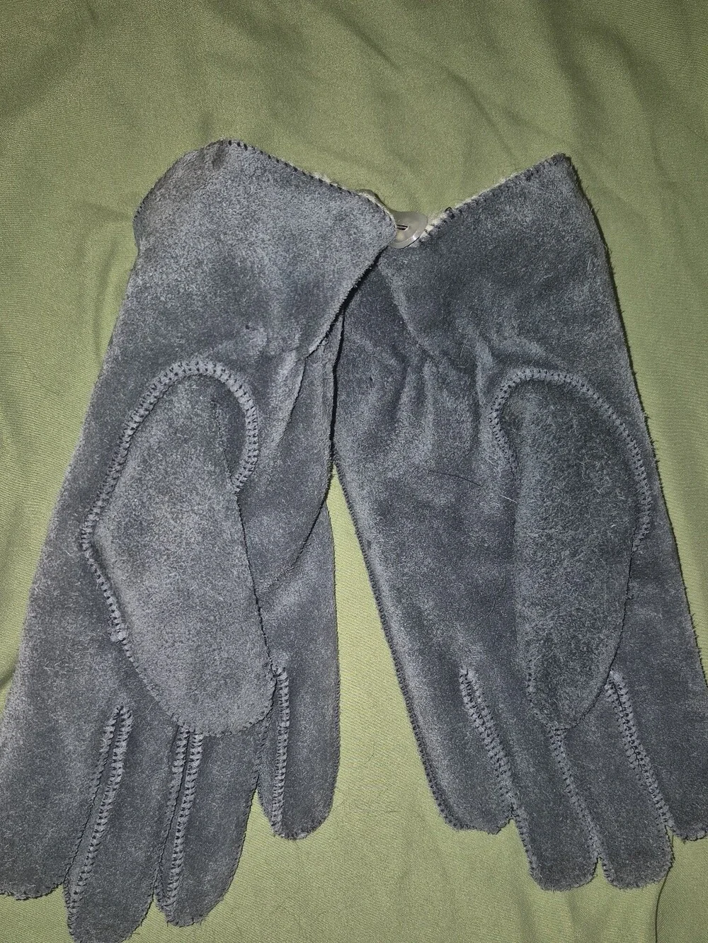 Gray Isotoner Gloves Size Small